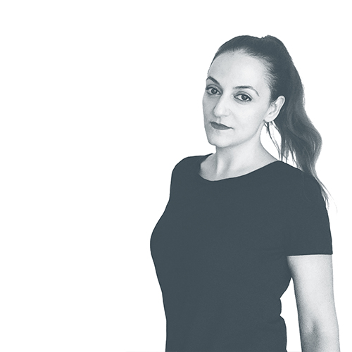 Esto es JENNIFER LEE